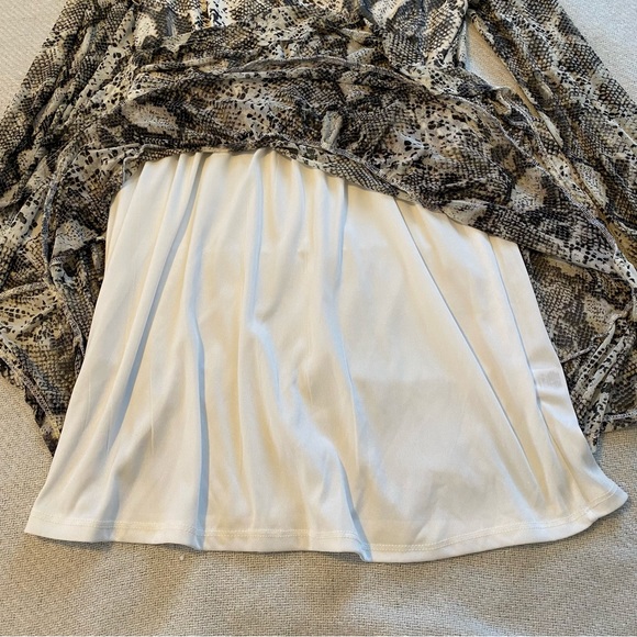NWT Snake Print Long Sleeve Dress - Picture 8 of 8